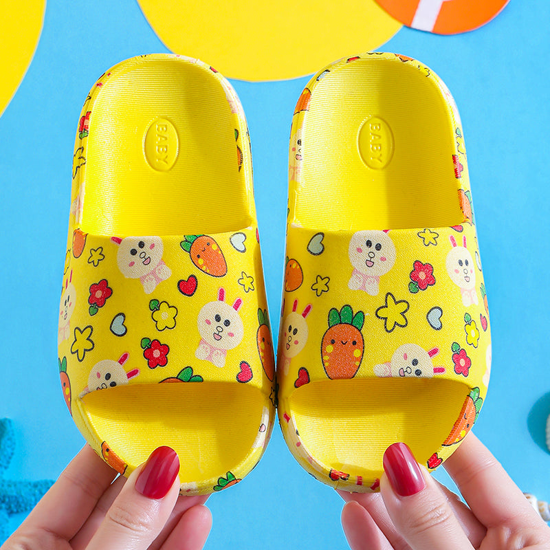 Zapatillas para niños Verano Nuevo Niño Dibujos animados Coche Bebé Sandalias Niños Interior Antideslizante Niñas Zapatos con agujeros