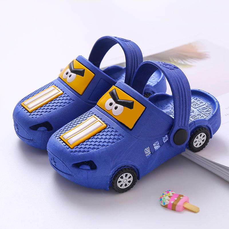 Zapatillas para niños Verano Nuevo Niño Dibujos animados Coche Bebé Sandalias Niños Interior Antideslizante Niñas Zapatos con agujeros