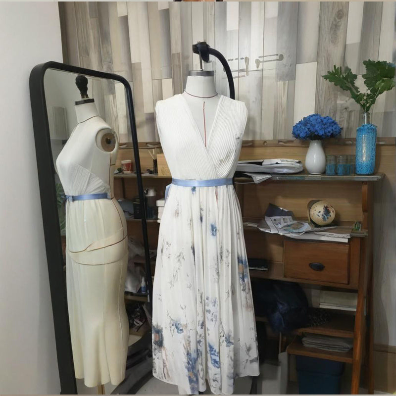 Women's Deep V-Neck Floral Print Sleeveless Maxi Dress With Pockets - Flowy Ruffle Hem Summer Beach Dress