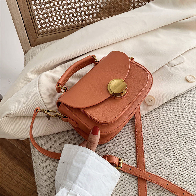 Single shoulder small square bag