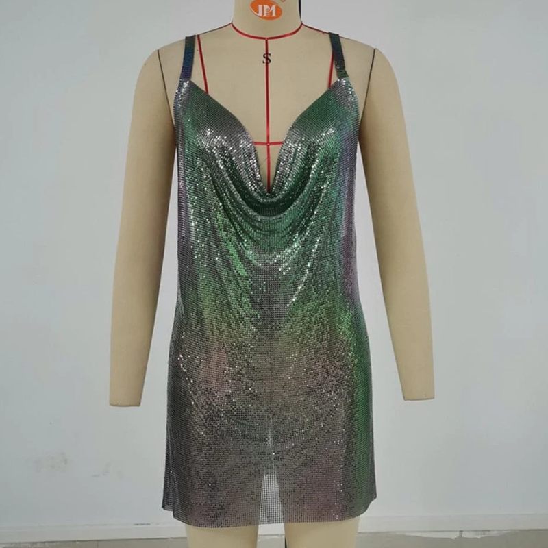 Robe à bretelles en métal sans bretelles à col en V et boîte de nuit à sequins 