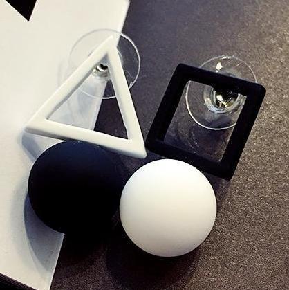 Boucles d'Oreilles Allumettes Asymétriques Étoile à Cinq Branches