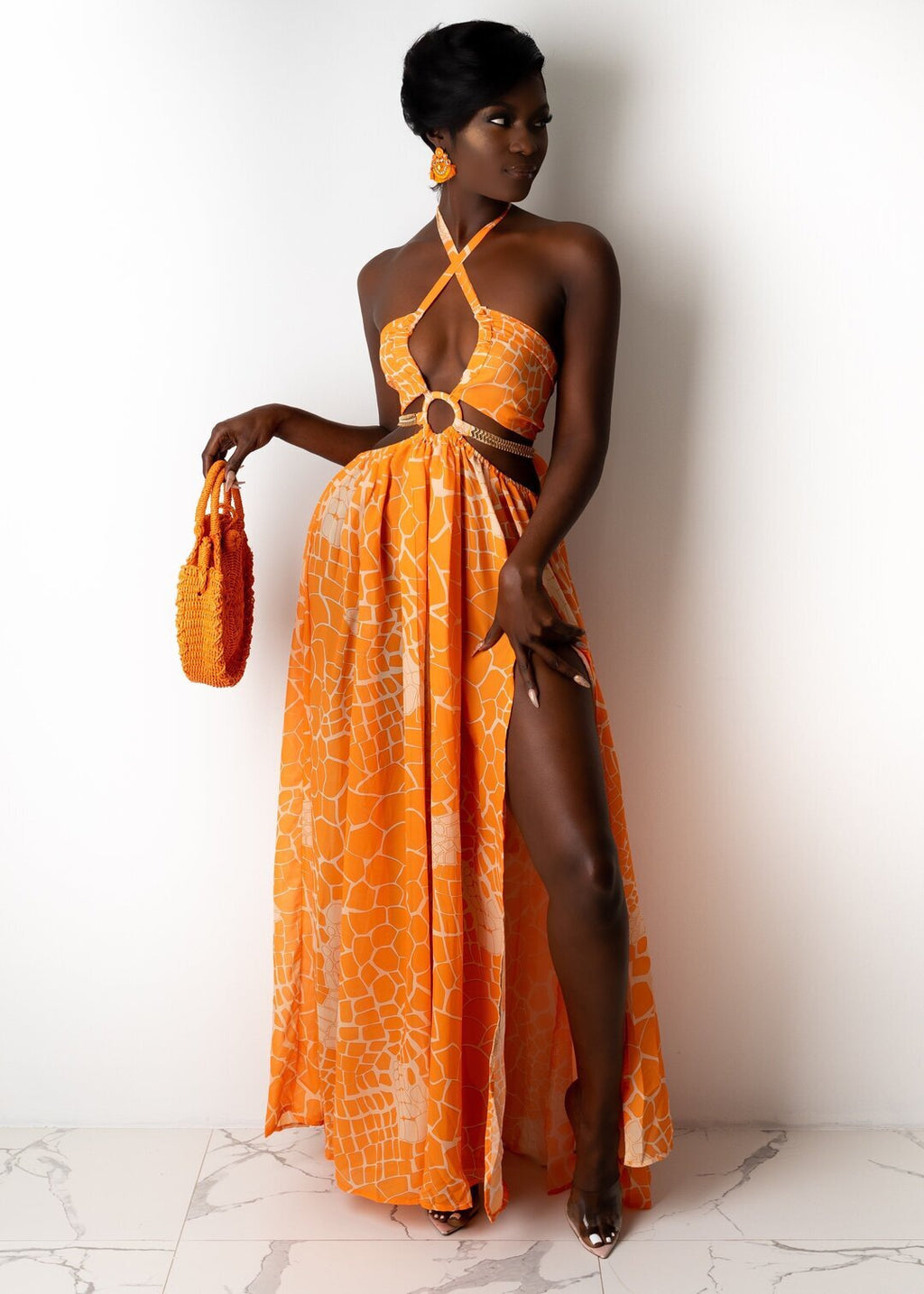 vestido de mujer sin mangas con estampado halter