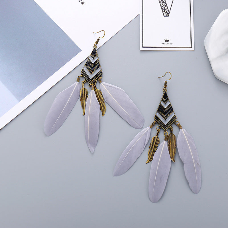 Boucles d'oreilles en plumes à long pompon en forme de feuille de diamant pour accessoire bohème féminin 