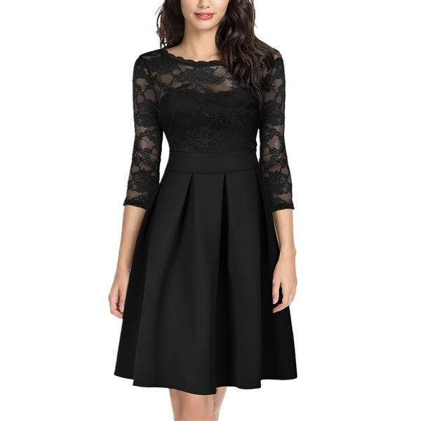 Robe en dentelle cocktail légèrement cuite pour femme