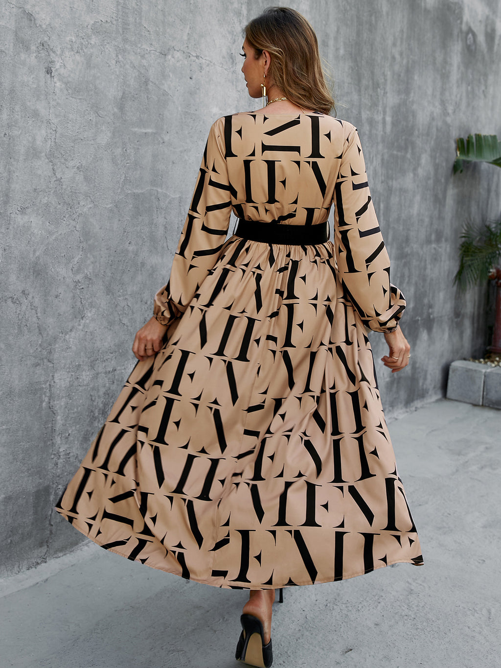 Vestido de mujer de manga larga con estampado de letras