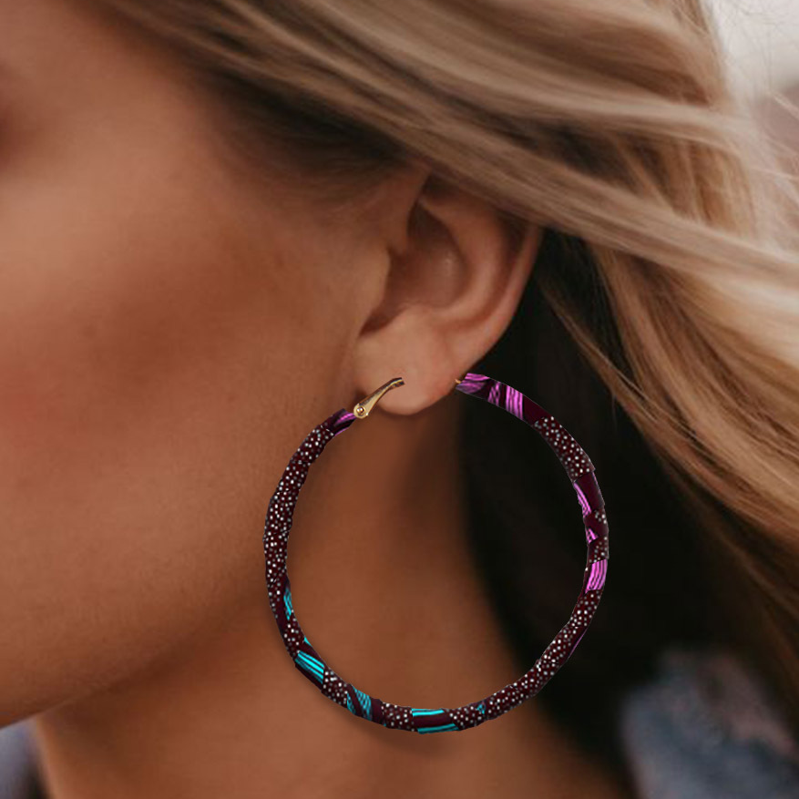 Boucle d'oreille à imprimé tie-dye