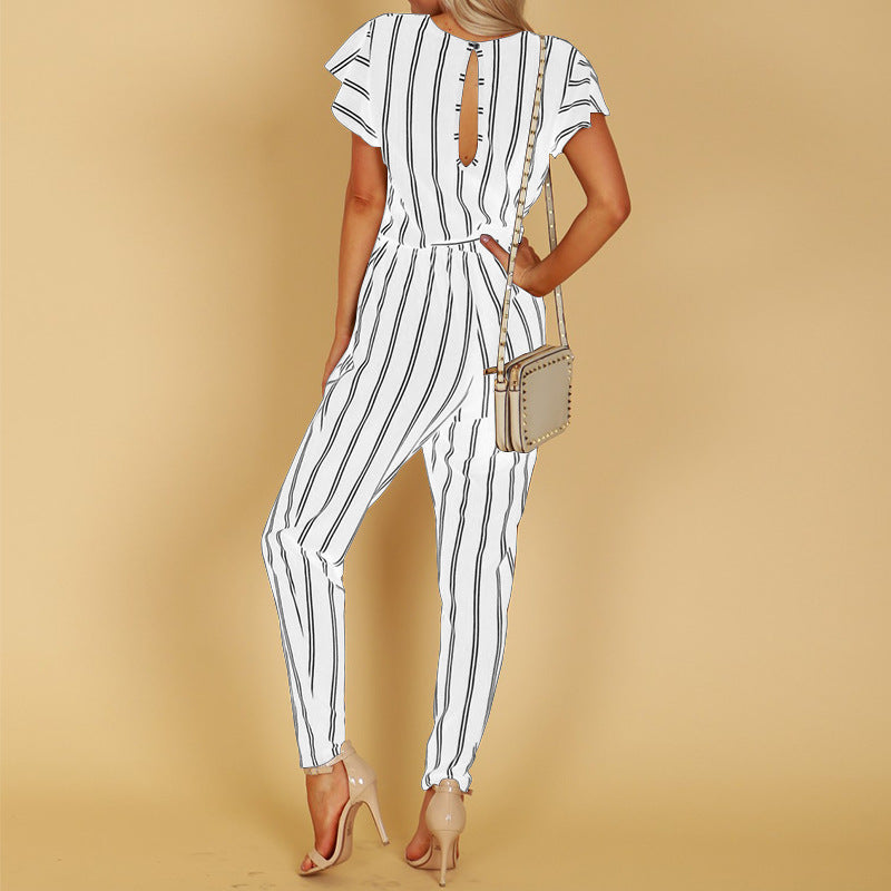 Mono elegante a rayas con cuello en V y cuello halter