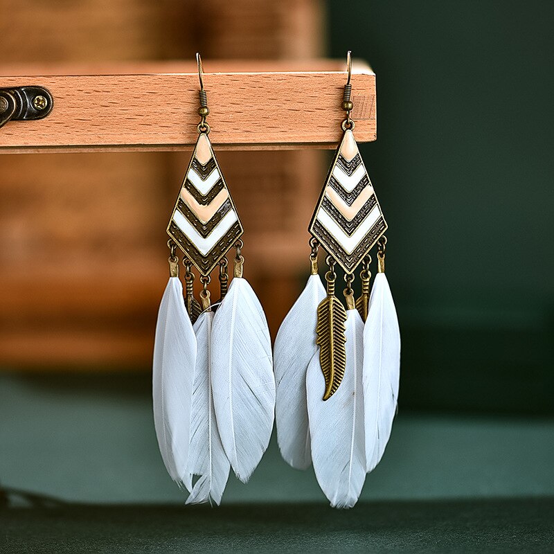 Pendientes largos de plumas con borla de hoja de diamante para accesorios bohemios femeninos 