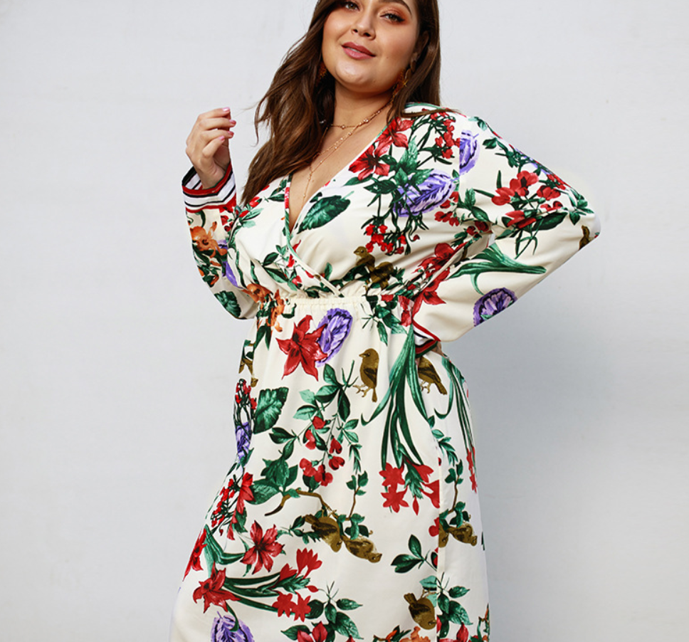 Robe imprimée à manches longues et col en V