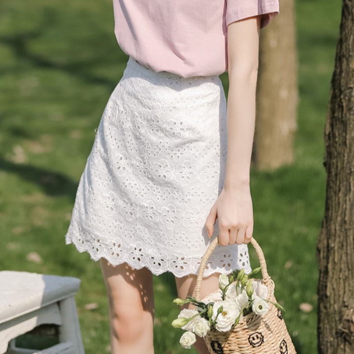 Jupe blanche en dentelle chérie