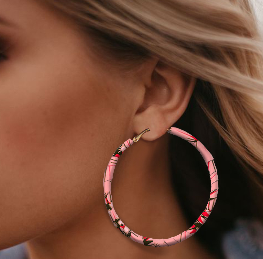 Boucle d'oreille à imprimé tie-dye