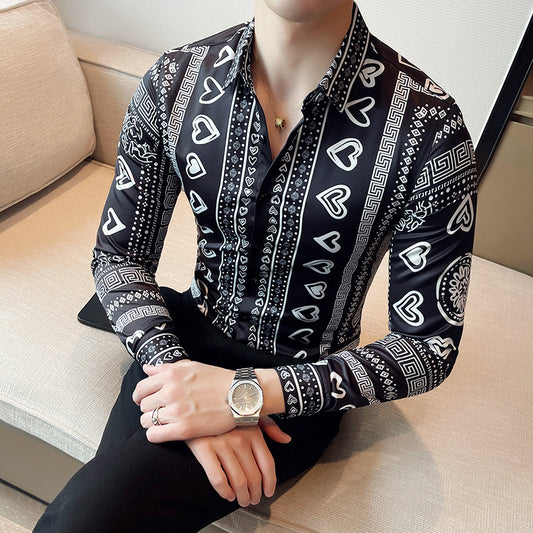 Camisa negra con estampado de solapa de manga larga para hombre