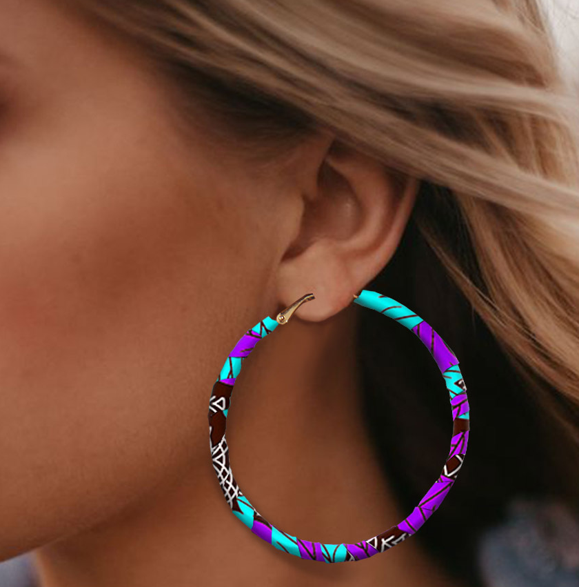 Boucle d'oreille à imprimé tie-dye