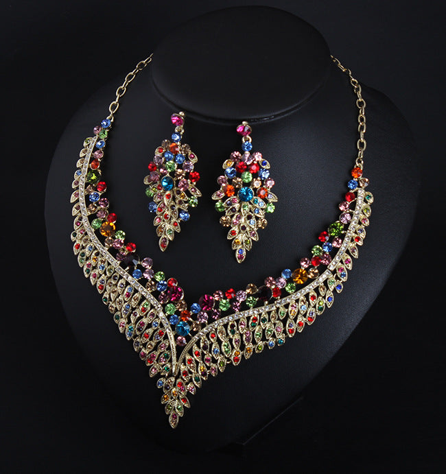 Ensemble de boucles d'oreilles collier clavicule couleur strass complet
