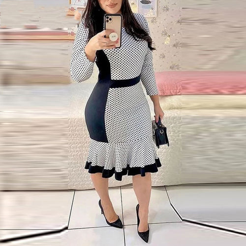 Robe à volants contrastés à pois