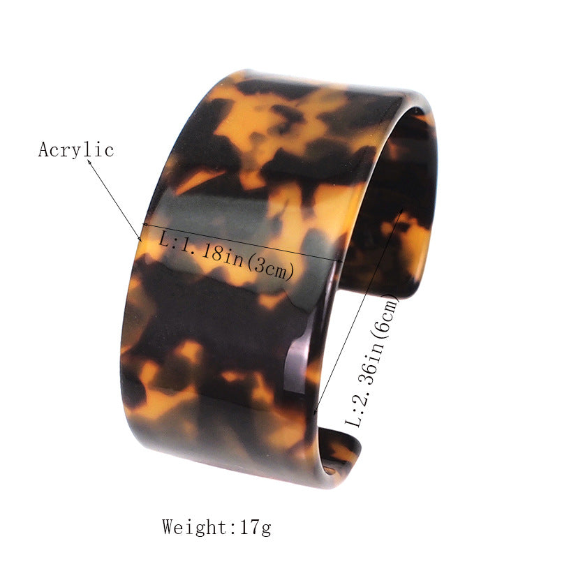 Brazalete ancho de placa de acetato pintado acrílico