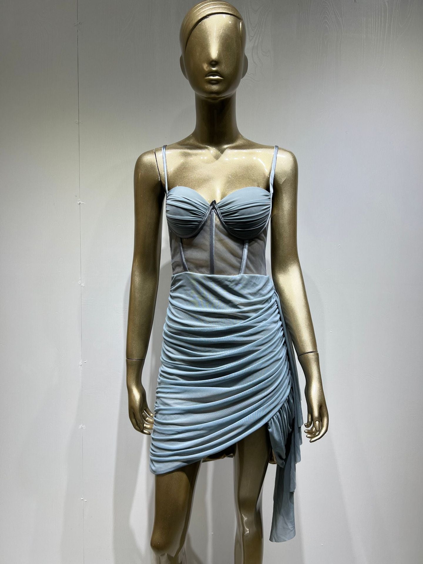 Robe de soirée jupe plissée à bretelles