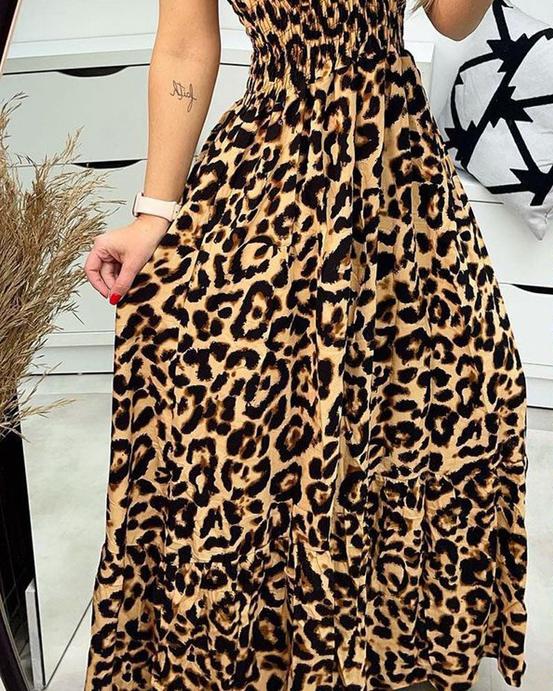 Vestido de cintura media con estampado de leopardo 