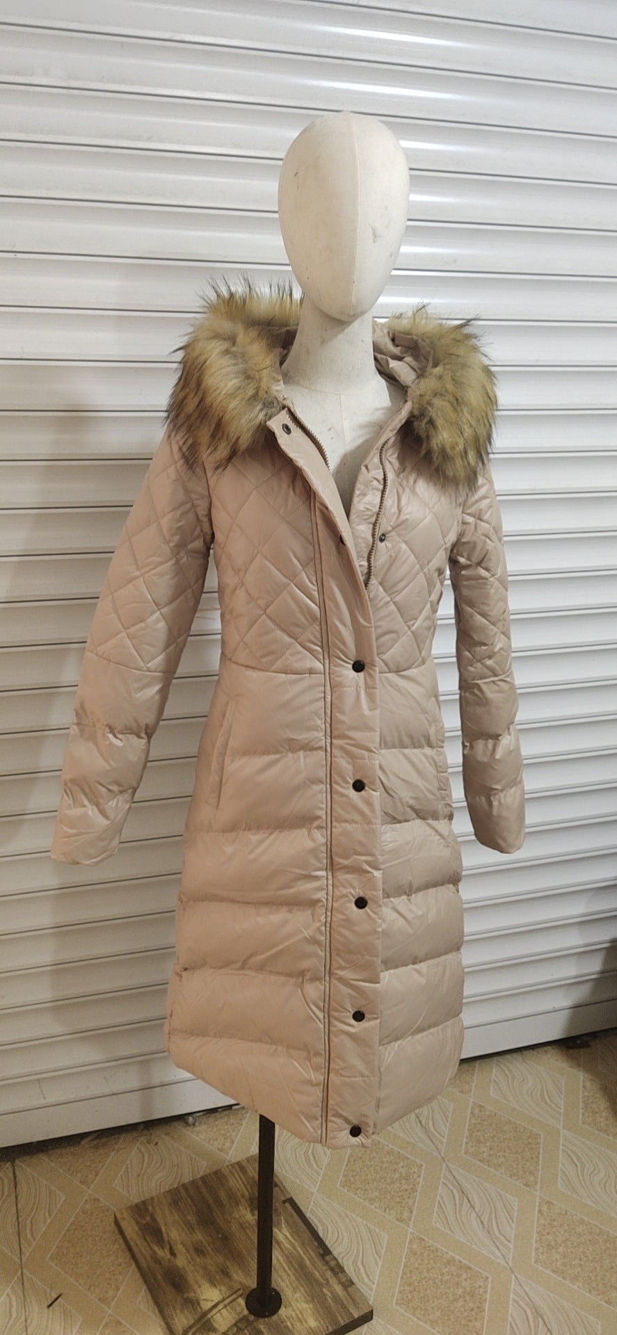 Slim Down Coat With Large Fur Collar Imitation Raccoon