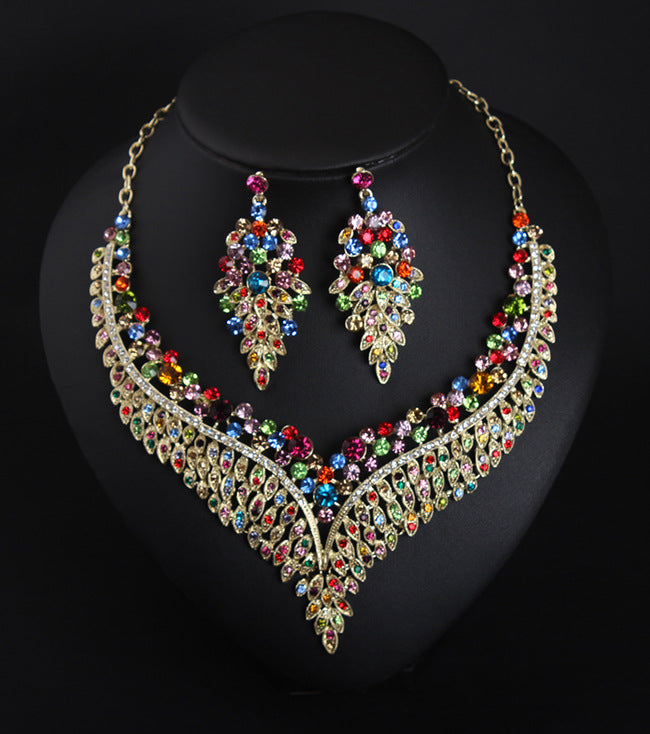 Ensemble de boucles d'oreilles collier clavicule couleur strass complet