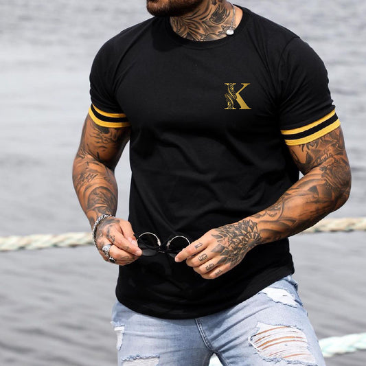 Camiseta de manga corta ajustada informal con estampado multicolor K de moda para hombre