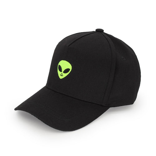 gorra de béisbol con cabeza de alienígena bordada